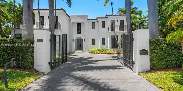 70 Camden Dr