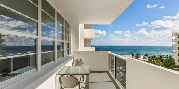 100 Lincoln Rd