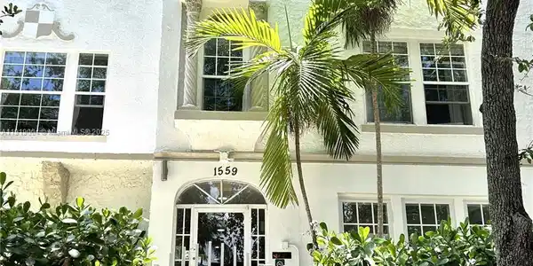 1559 Michigan Ave