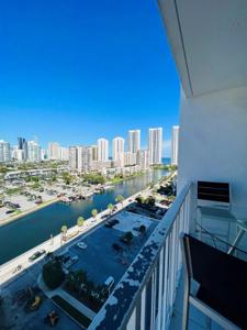 500 Bayview Dr