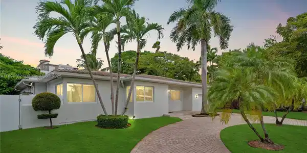 12932 Ixora Rd