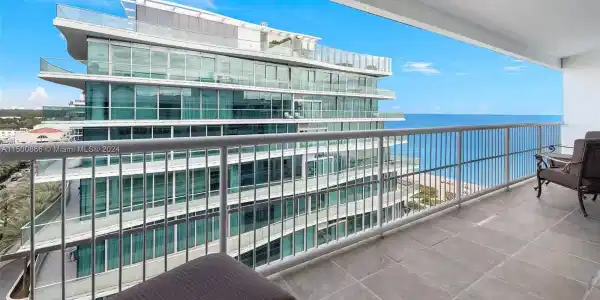 9341 Collins Ave