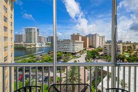 100 Golden Isles Dr