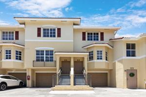 738 NE 90th St Unit 209