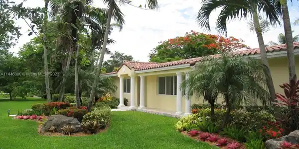 7260 SW 105th Ter