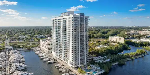 17301 Biscayne Blvd