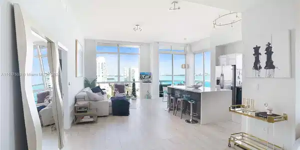 7910 Harbor Island Dr