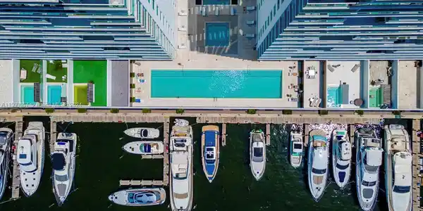 400 Sunny Isles Blvd