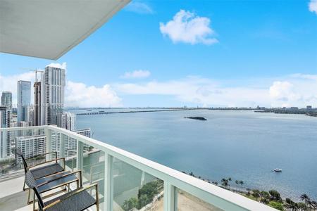1900 N Bayshore Dr