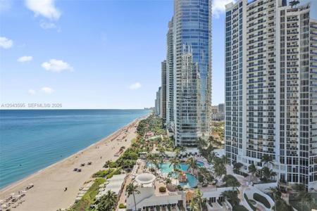 18101 Collins Ave