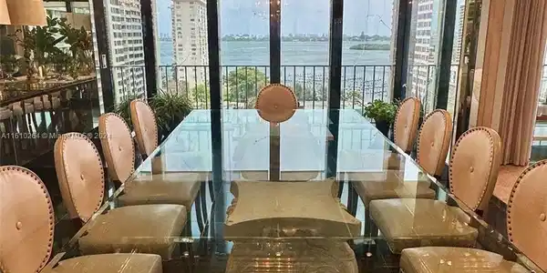 11111 Biscayne Blvd