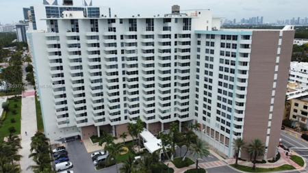 2899 Collins Ave