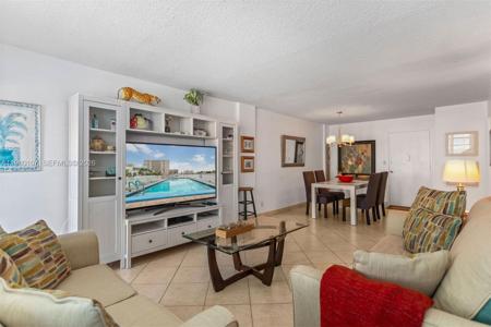 1913 S Ocean Dr