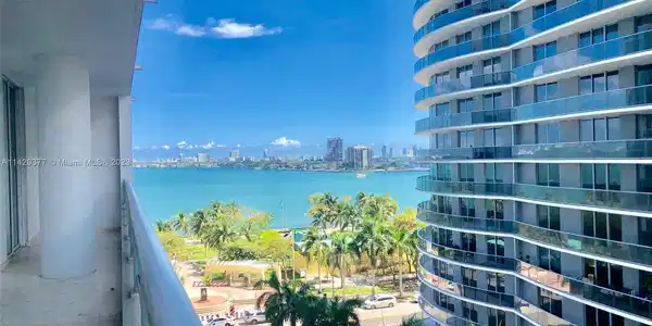 1800 N Bayshore Dr Unit 915