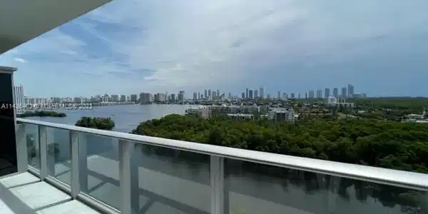 16385 Biscayne Blvd Unit 1419