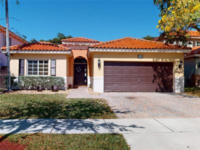 2070 NE 35th Ave