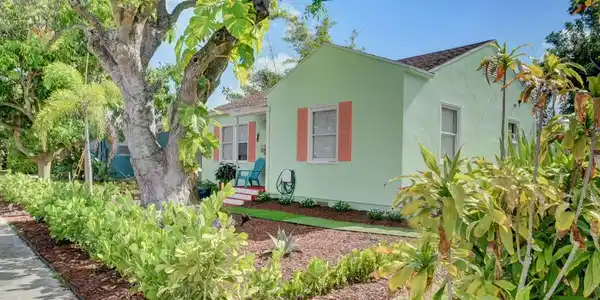 1128 N L
