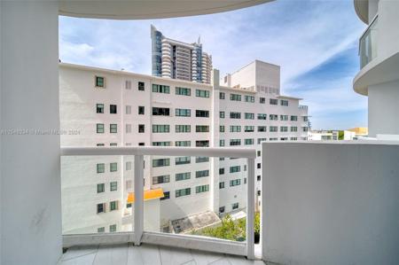 6365 Collins Ave