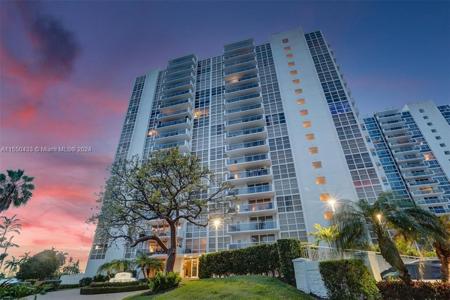 2701 N Ocean Blvd