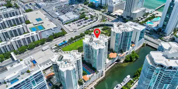 200 Sunny Isles Blvd