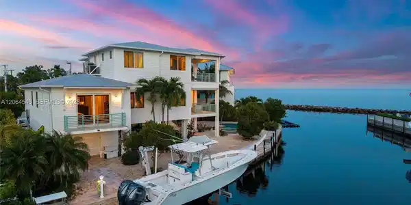 202 Plantation Shores Dr