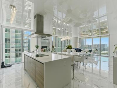 330 Sunny Isles Blvd