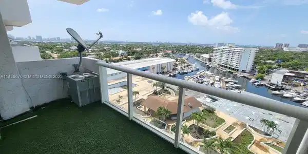13499 Biscayne Blvd