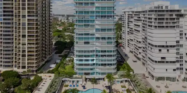 10101 Collins Ave
