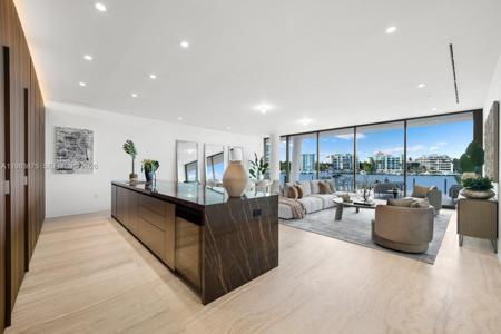 5 Grove Isle Dr