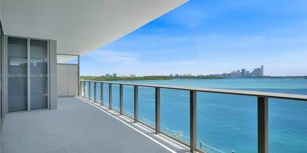 1135 103 St