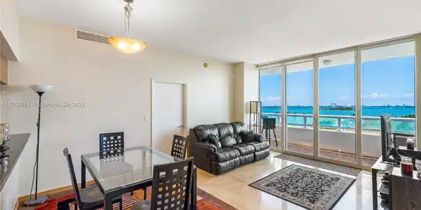 1800 N Bayshore Dr