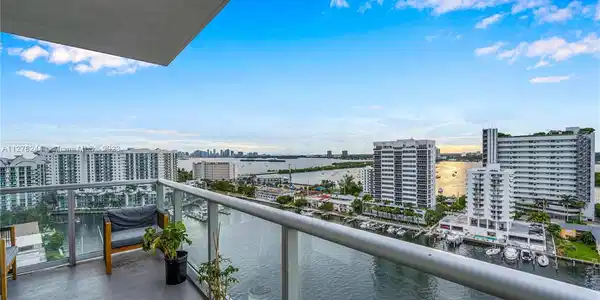 7928 East Dr Unit 1502