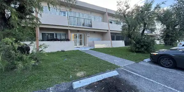 400 NE 18th Ave