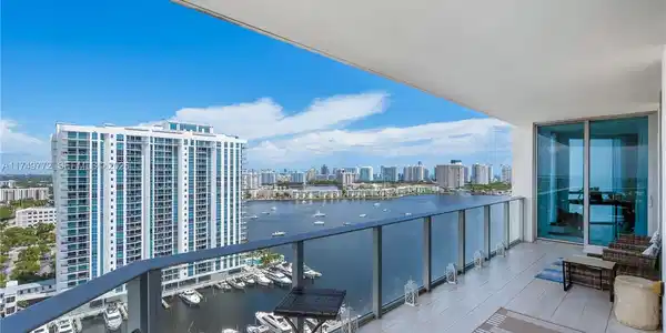 17111 Biscayne Blvd