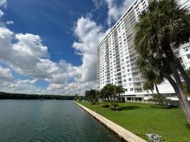 500 Bayview Dr Unit 1021