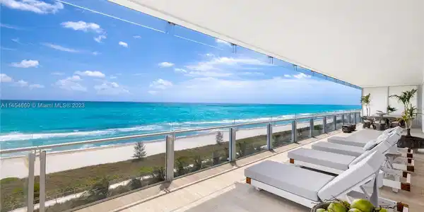 9111 Collins Ave