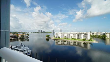 1000 W Island Blvd