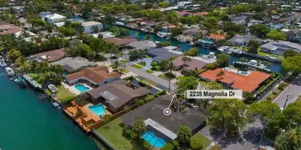 2235 Magnolia Dr