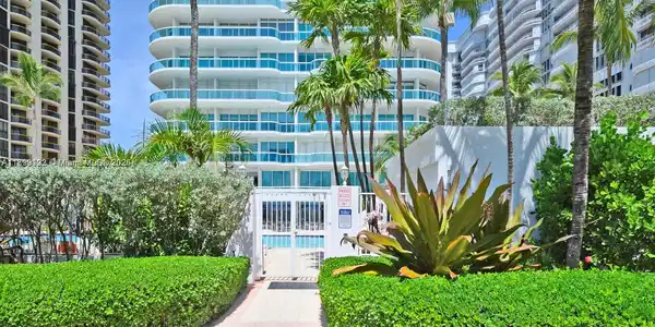 10101 Collins Ave