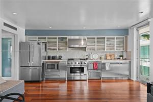 1601 West ave Unit 205