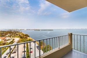 880 NE 69th St Unit 12Q