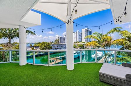 7914 Harbor Island Dr