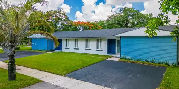 7751 SW 106th Ter