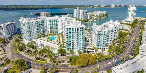 7910 Harbor Island Dr