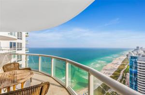6365 Collins Ave Unit 3906