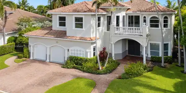 1031 Harbor Ct