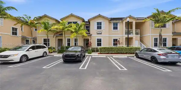 142 SE 28th Ter