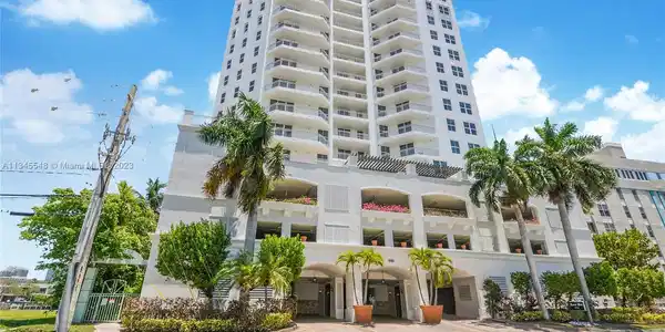 9751 E Bay Harbor Dr Unit 9D
