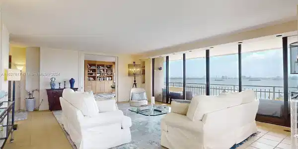 11113 Biscayne Blvd