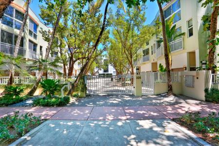 325 Meridian Ave